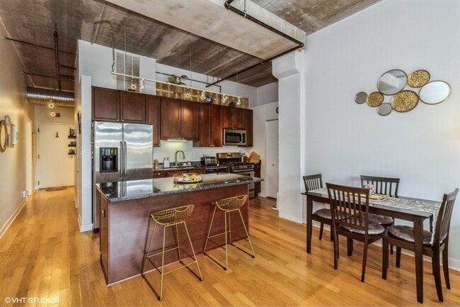 Photo - 844 W 15th Pl Unidad 833-306