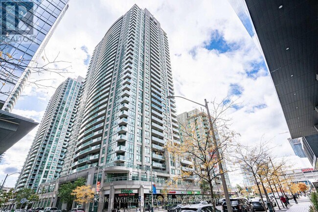 Photo - 30 Grand Trunk Crescent Unité 2001