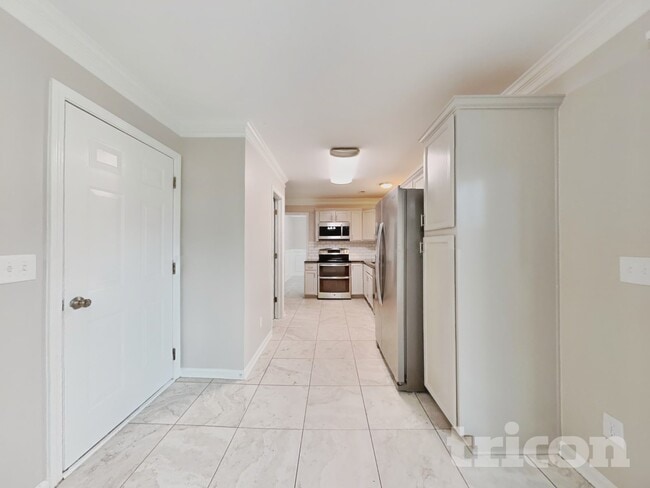 Photo - 1166 Waterlyn Dr