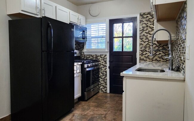 Building Photo - One-Bedroom Apartment in Dogtown*In-Unit W... Unit 1020 - 1N