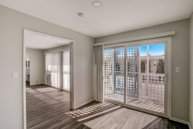 Photo - 8375 Fountain Ave