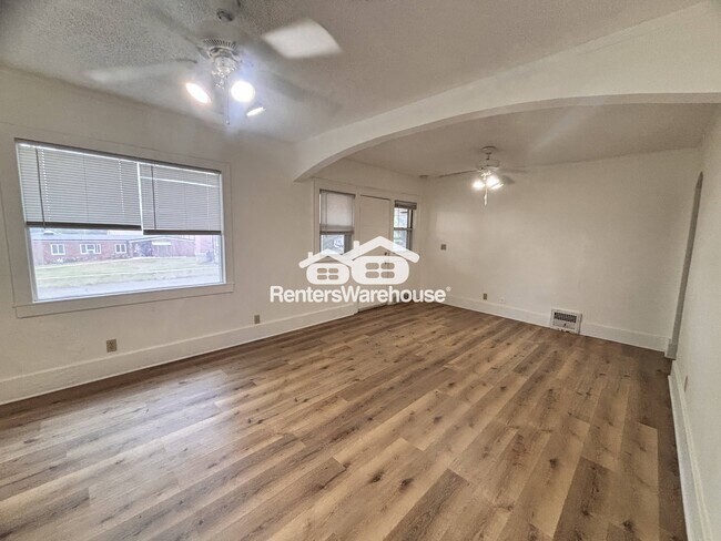 Photo - 1229 Merle Hay Rd