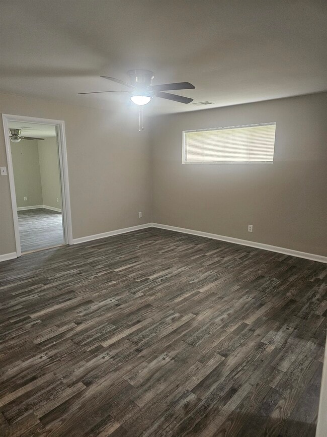 Photo - 1725 Claire Dr