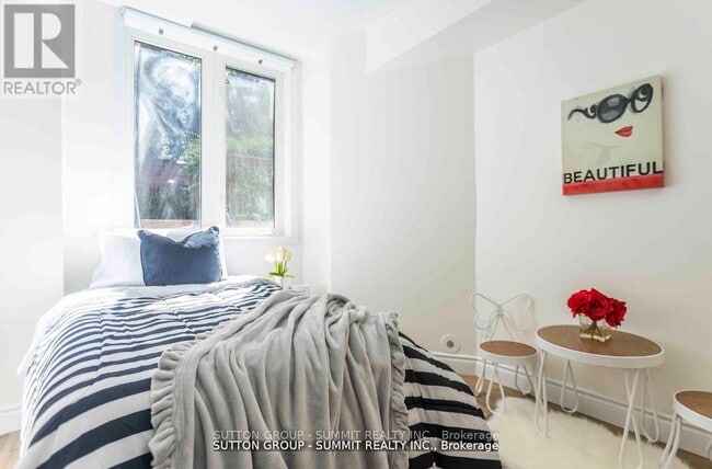Photo - 12 Douro St