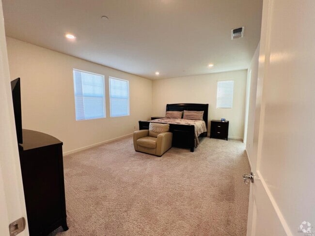 Building Photo - 2451 Lake Club Dr Rental