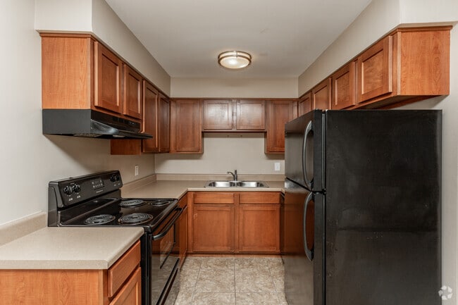 1BR, 1BA - 660 SF