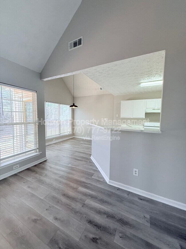 Photo - 4275 Connick Way