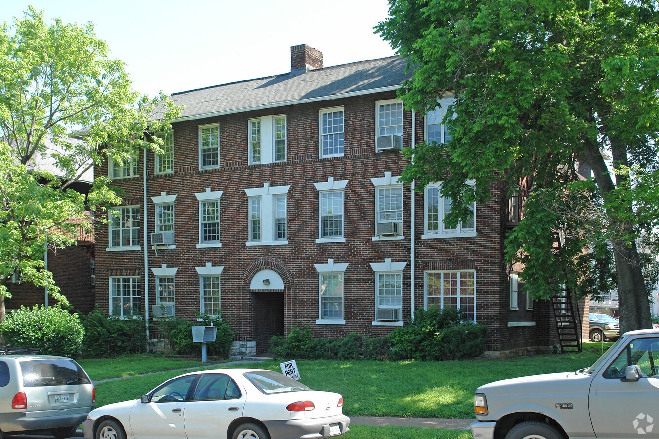 Photo - 118 Louise Ave Apartments