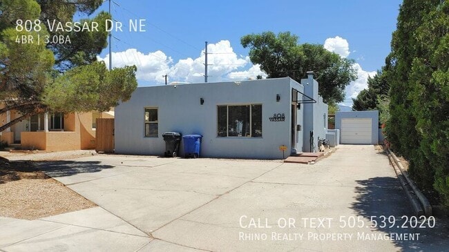 Building Photo - 808 Vassar Dr NE