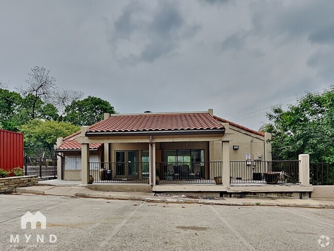 Building Photo - 4777 Cedar Springs Rd Unit 9J Rental