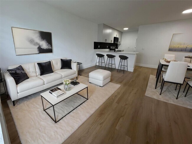 Photo - 10008 NW 6th St Unidad 103
