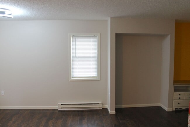 Photo - AVAILABLE June 1st - Newly Renovated Studio Unidad 3