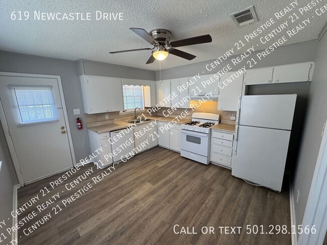 Photo - 619 Newcastle Dr