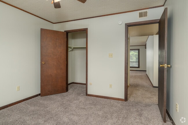 2B, 1BA - 980SF - Primary Bedroom