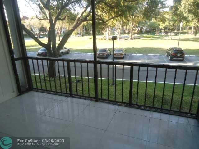 Photo - 3650 Inverrary Dr Unidad 3S Rental
