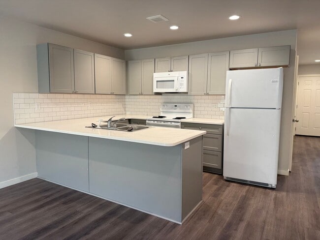 5301 Smitten St