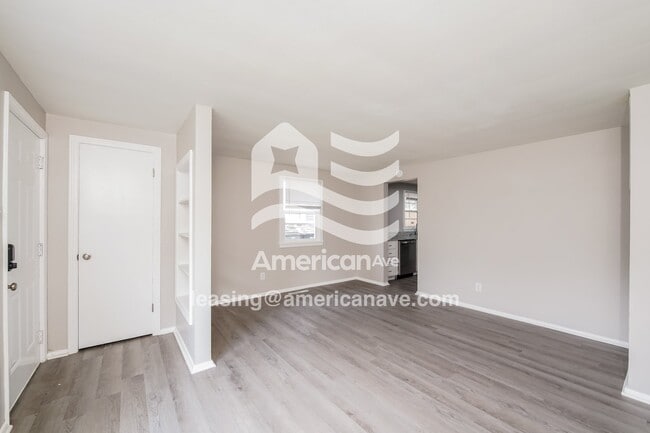 Photo - 906 N Adams St