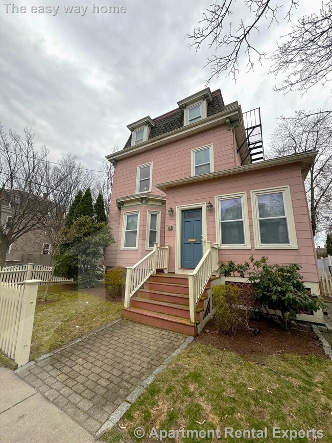 Building Photo - 40 Chester St Unit 1R