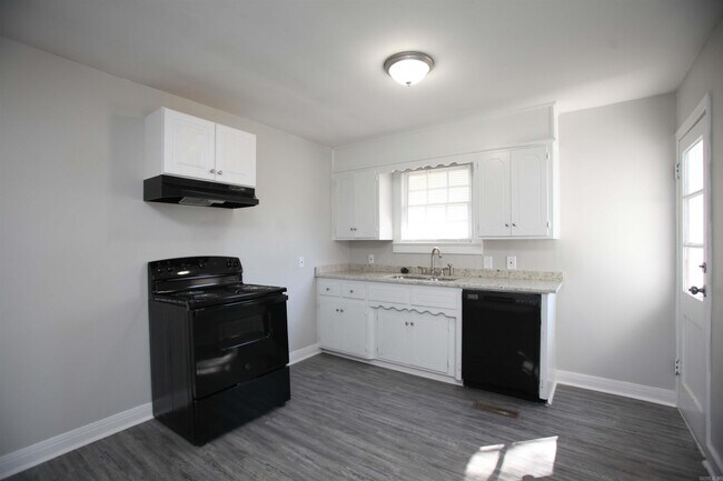 Photo - 1814 Moss St