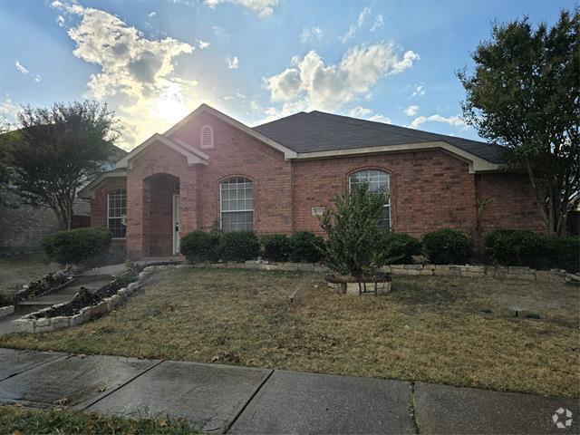 Building Photo - 3700 Smoke Tree Ln Rental