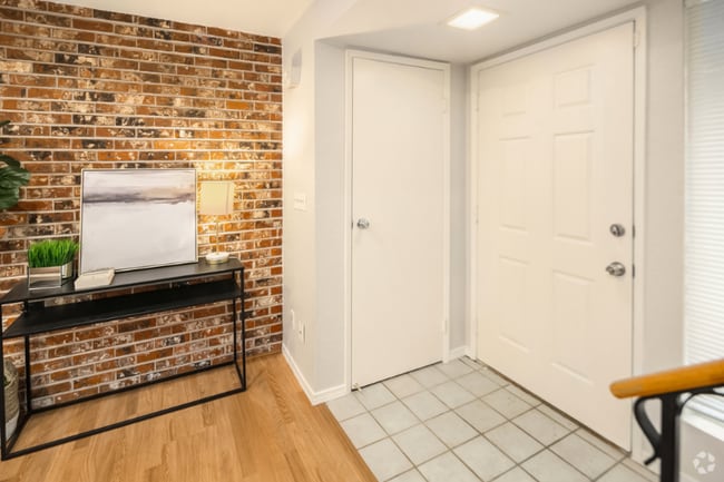 Building Photo - 14314 NE 7th Pl Rental