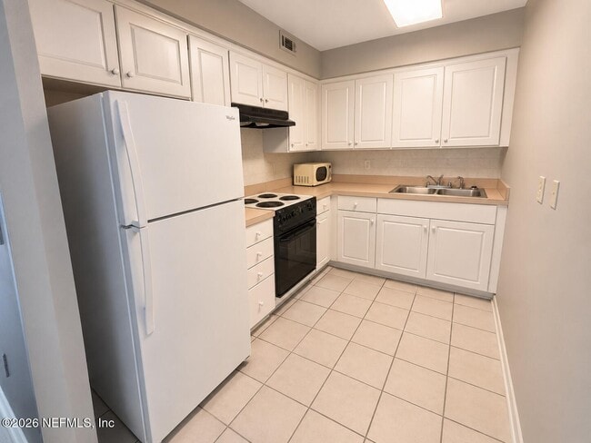 Photo - 402 Lower 8th Ave S Unit 5