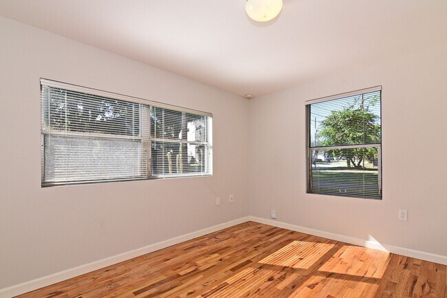 Photo - 1319 Francis Ave