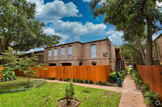 Building Photo - 4647 Wild Indigo St Unit 361 Rental