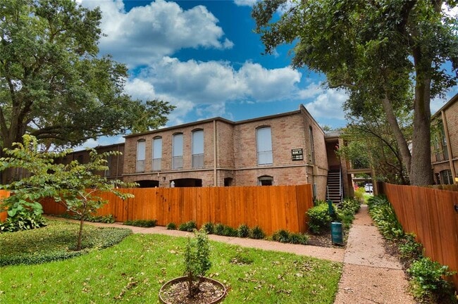 Photo - 4647 Wild Indigo St Condo Unit 361