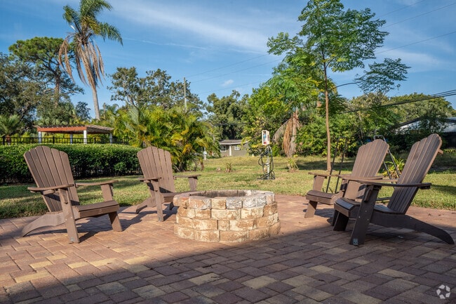 Fireplace - Winding Lane Apartments