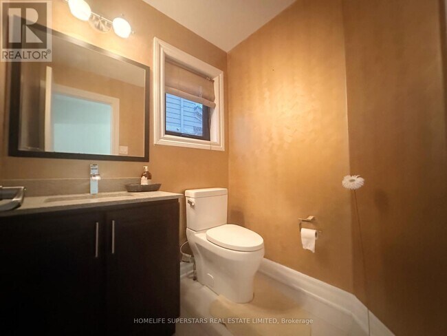 Photo - 88 River Rock Crescent