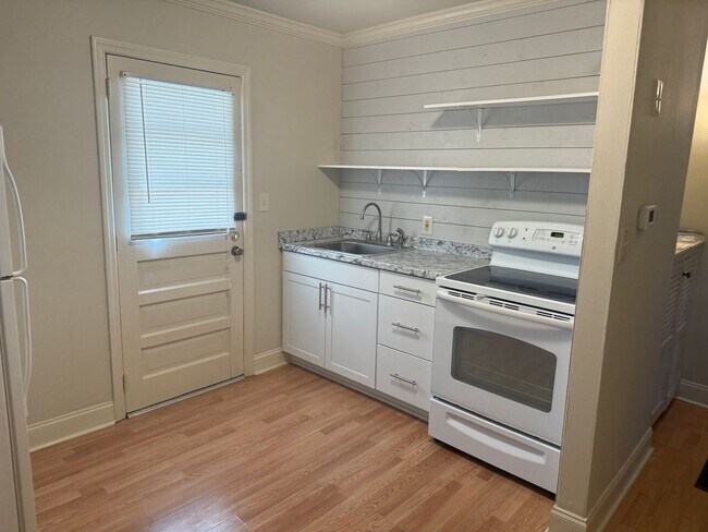 Photo - Cozy One Bedroom Triplex in Dilworth!