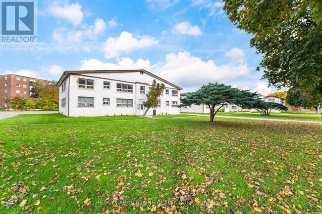 Photo - 1031 Churchill Ave