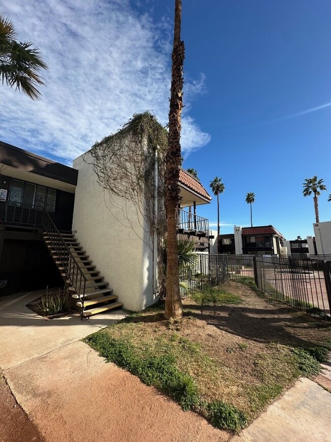 Building Photo - Beautiful 1 Bedroom 1 Bath!!! Unit 324