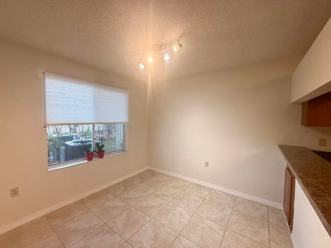 Photo - 15105 Glenmoor Dr