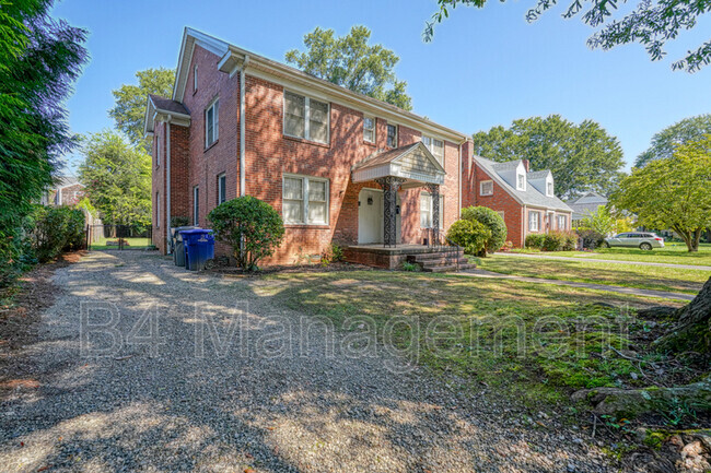 Building Photo - 526 Poplar St Rental