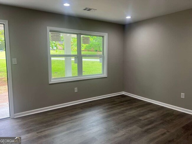 Photo - 1996 Chestnut Log Dr