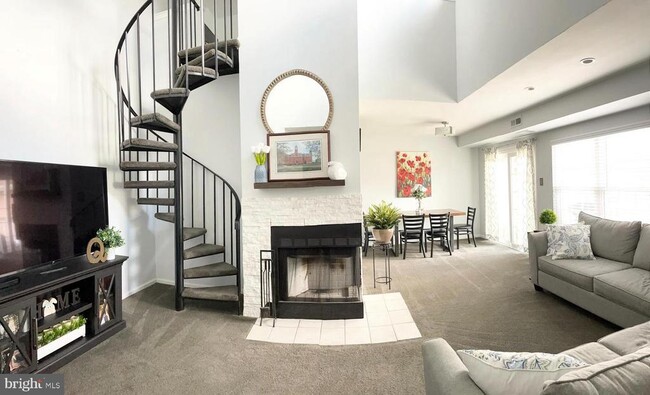 Photo - 206 Ferris Ln Townhome