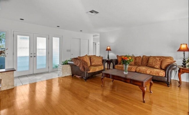 Photo - 2516 Roberta St