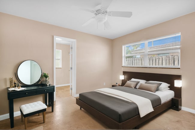 Photo - 740-748 NE 13th Court