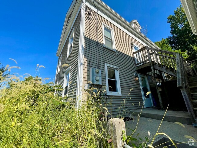 Building Photo - 62 School St Unit A Rental