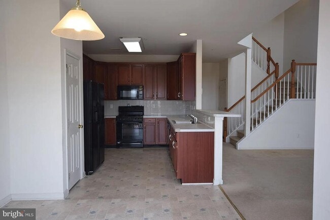 Building Photo - 175 Fringetree Dr