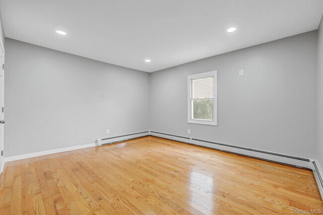 Photo - 78 S Franklin St