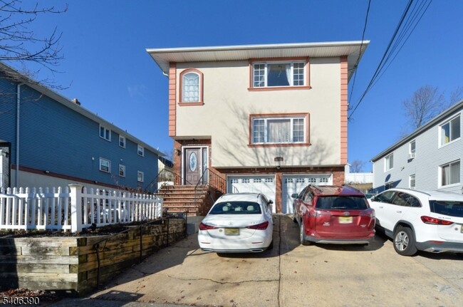 Building Photo - 100 Eastern Wy