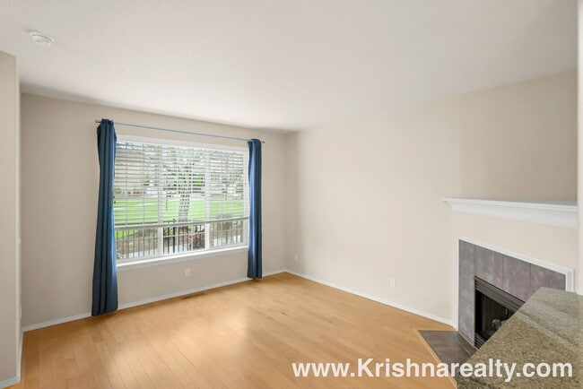 Photo - Lovely Home In A Excellent Location! 2 Bedrm 2.5 Bath in Arbor Reserve **PET FRIENDLY! & INTERNET...