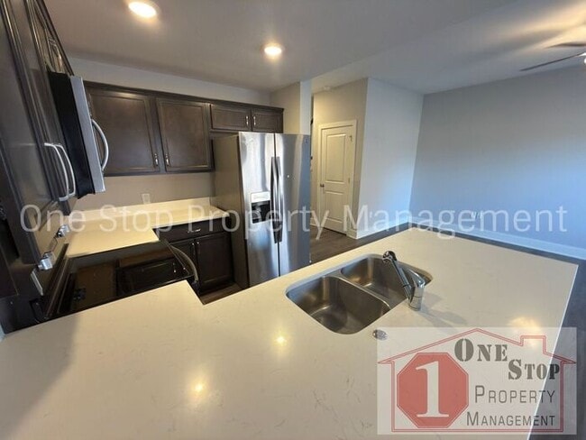 Photo - 3 Bedroom / 2.5 Bathroom Townhome in Louisburg, KS!