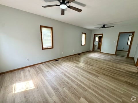 Building Photo - 1045 Second Ave E Rental