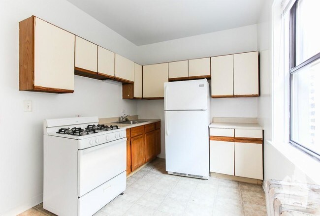 1530 N Kedzie Ave