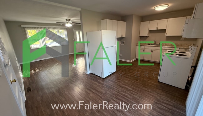 Photo - Brick Ranch w/ Large Yard
