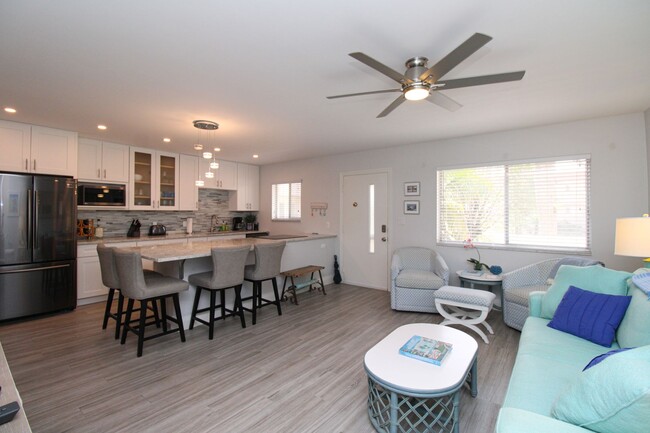 ** STUNNING REMODELED 2/2 CONDO IN THE ELE... - ** STUNNING REMODELED 2/2 CONDO IN THE ELE... Unit 209